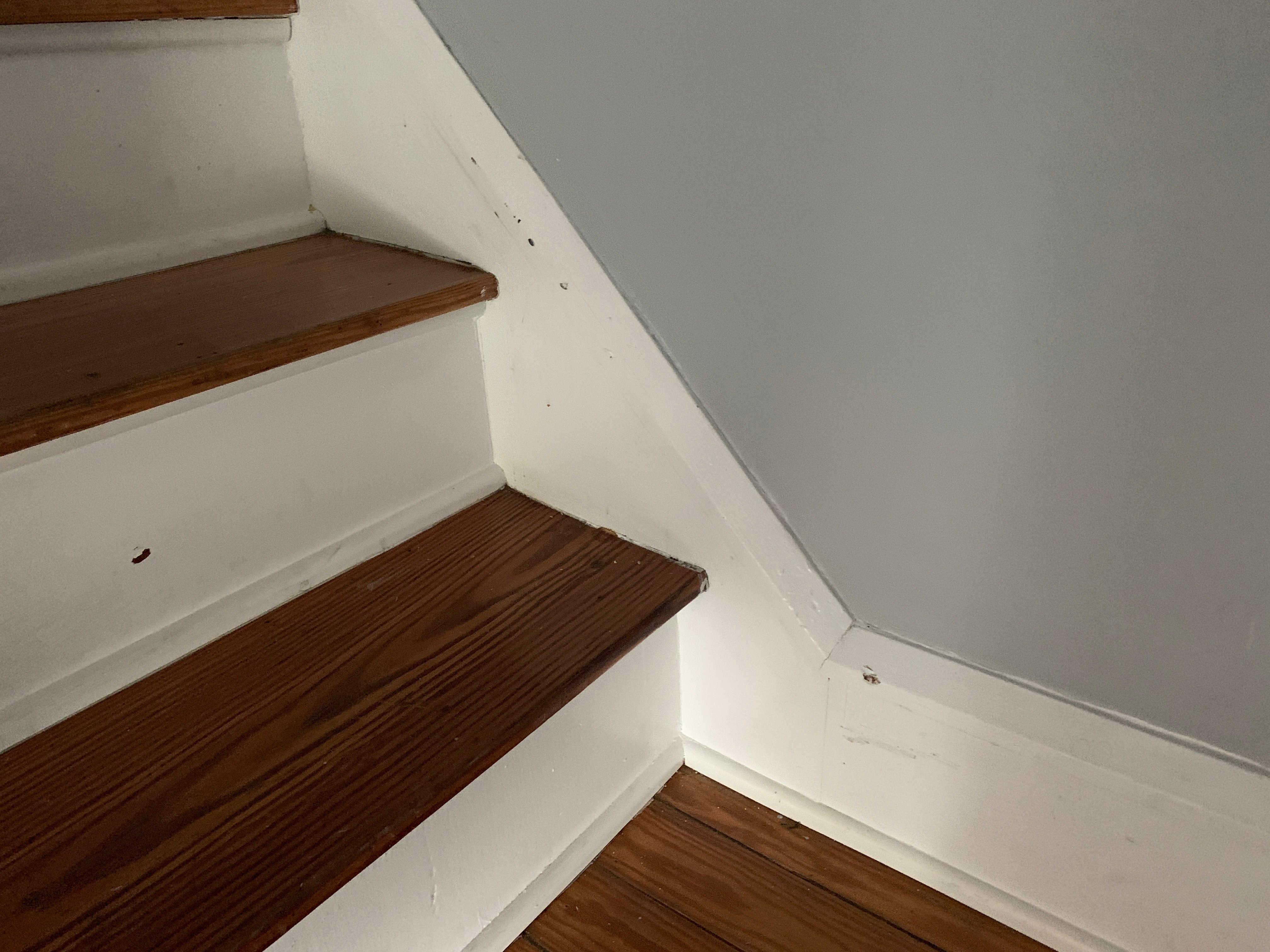 what does deteriorated paint look like?