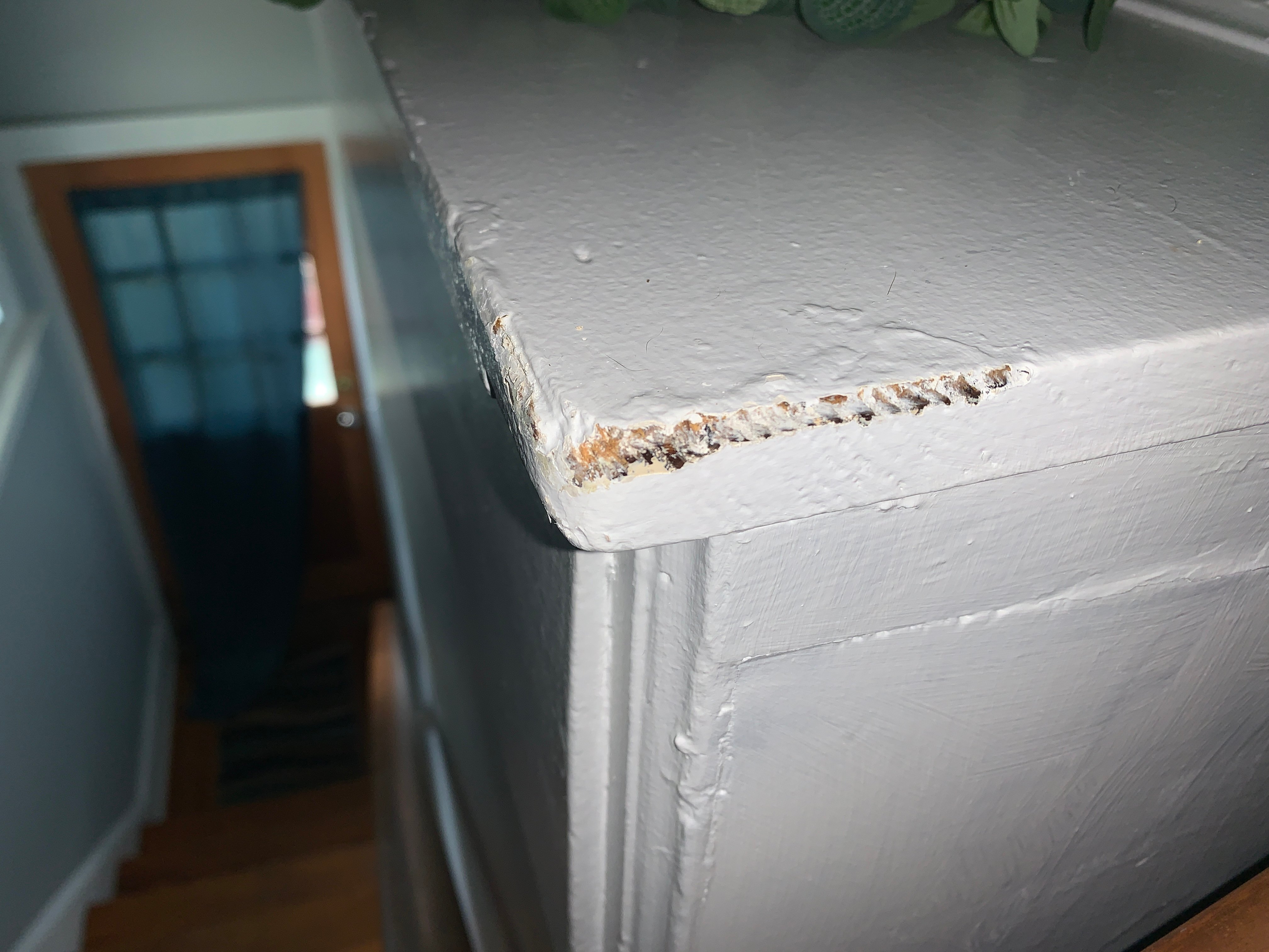 what does deteriorated paint look like?