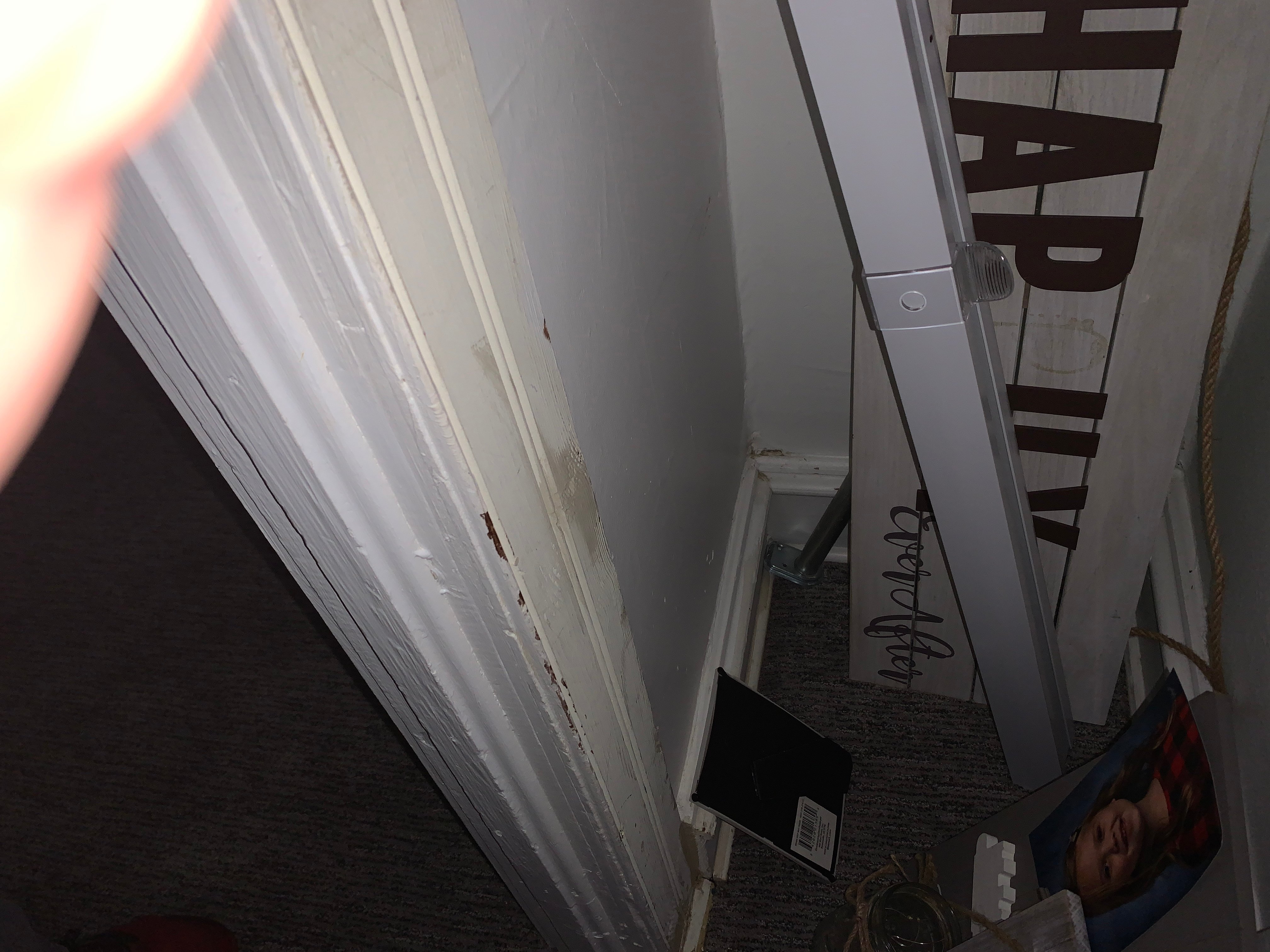 what does deteriorated paint look like?