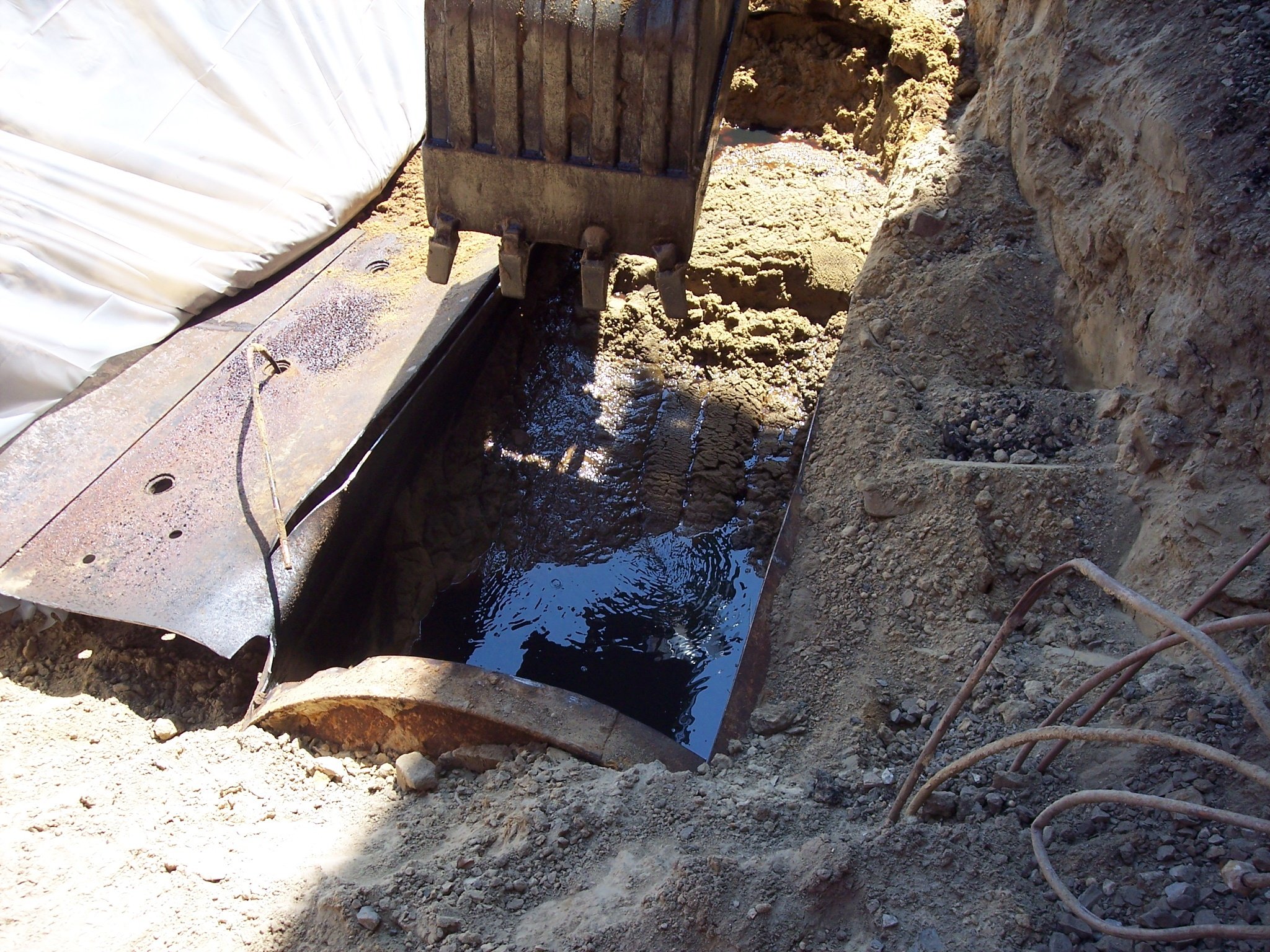 Oil tank abandoned in place